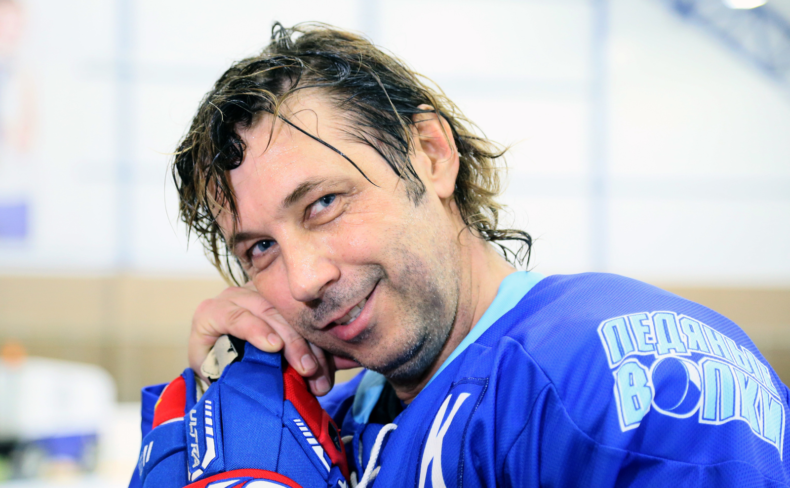 Вечерняя Москва: “Александр Мостовой: Мог стать хоккеистом”